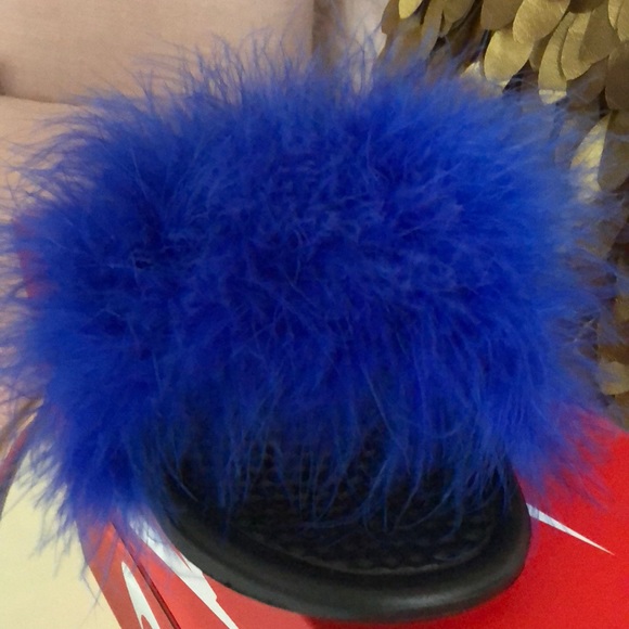 NEW Nike fur slides😍 - Picture 2 of 3